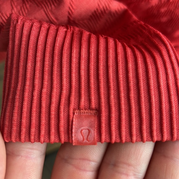 Lululemon woman’s longsleeve top - Picture 3 of 3